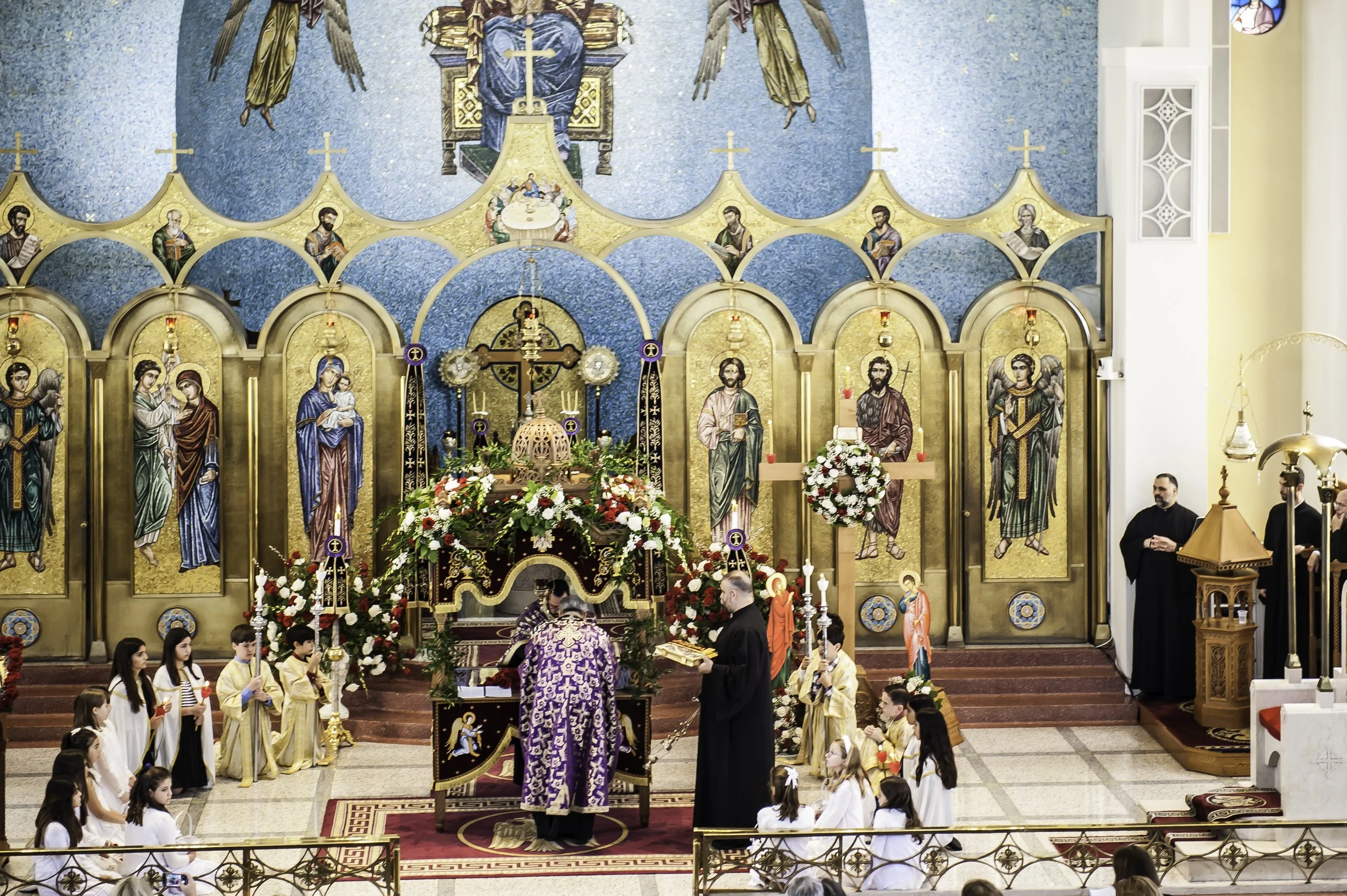 20220422Lamentations-Epitaphios Service-466.JPG