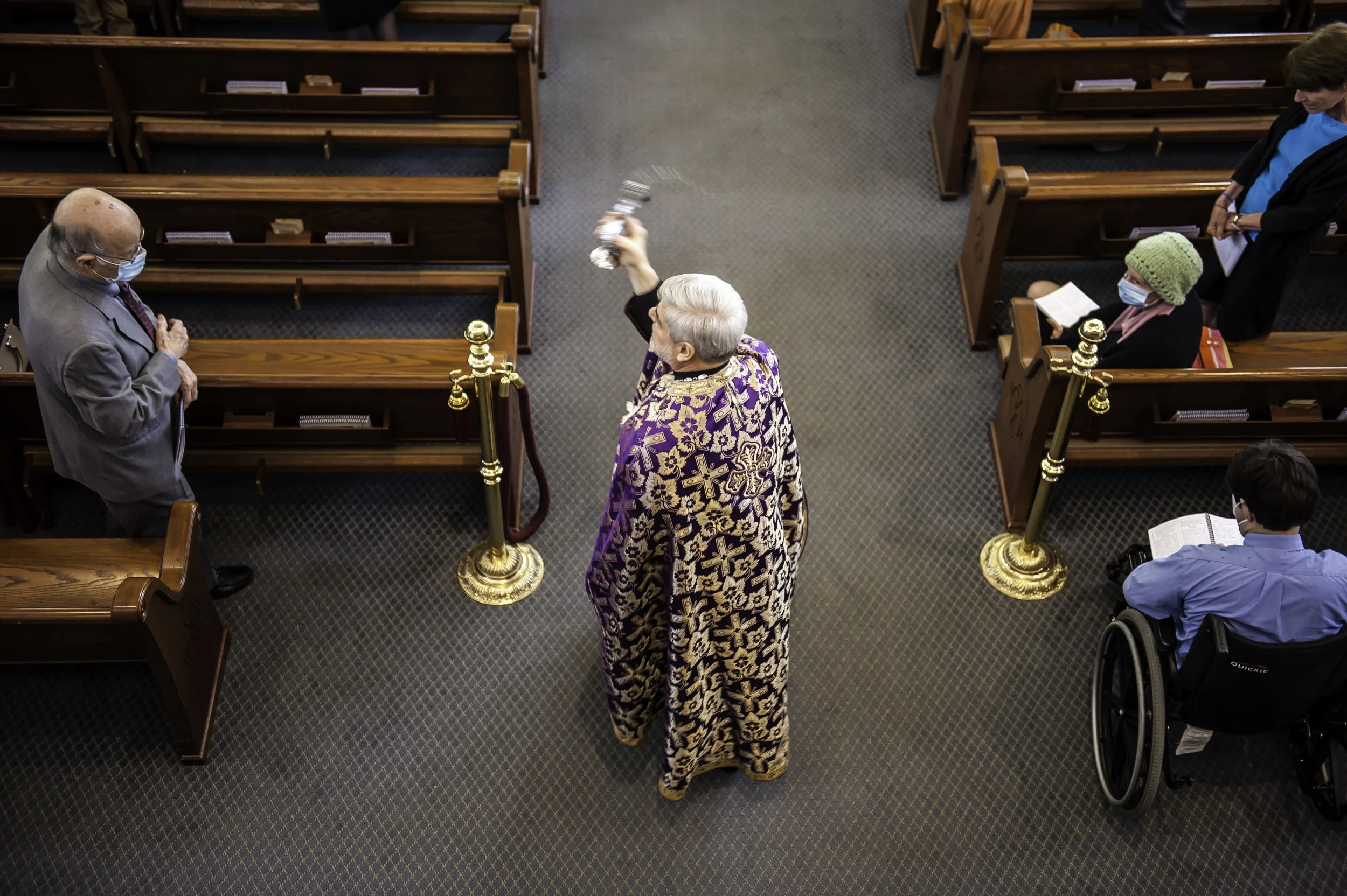 20220422Lamentations-Epitaphios Service-470.JPG