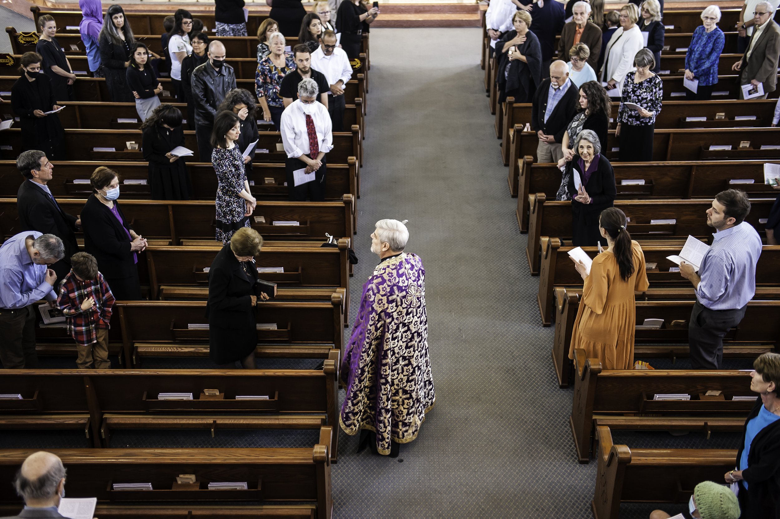 20220422Lamentations-Epitaphios Service-472.JPG