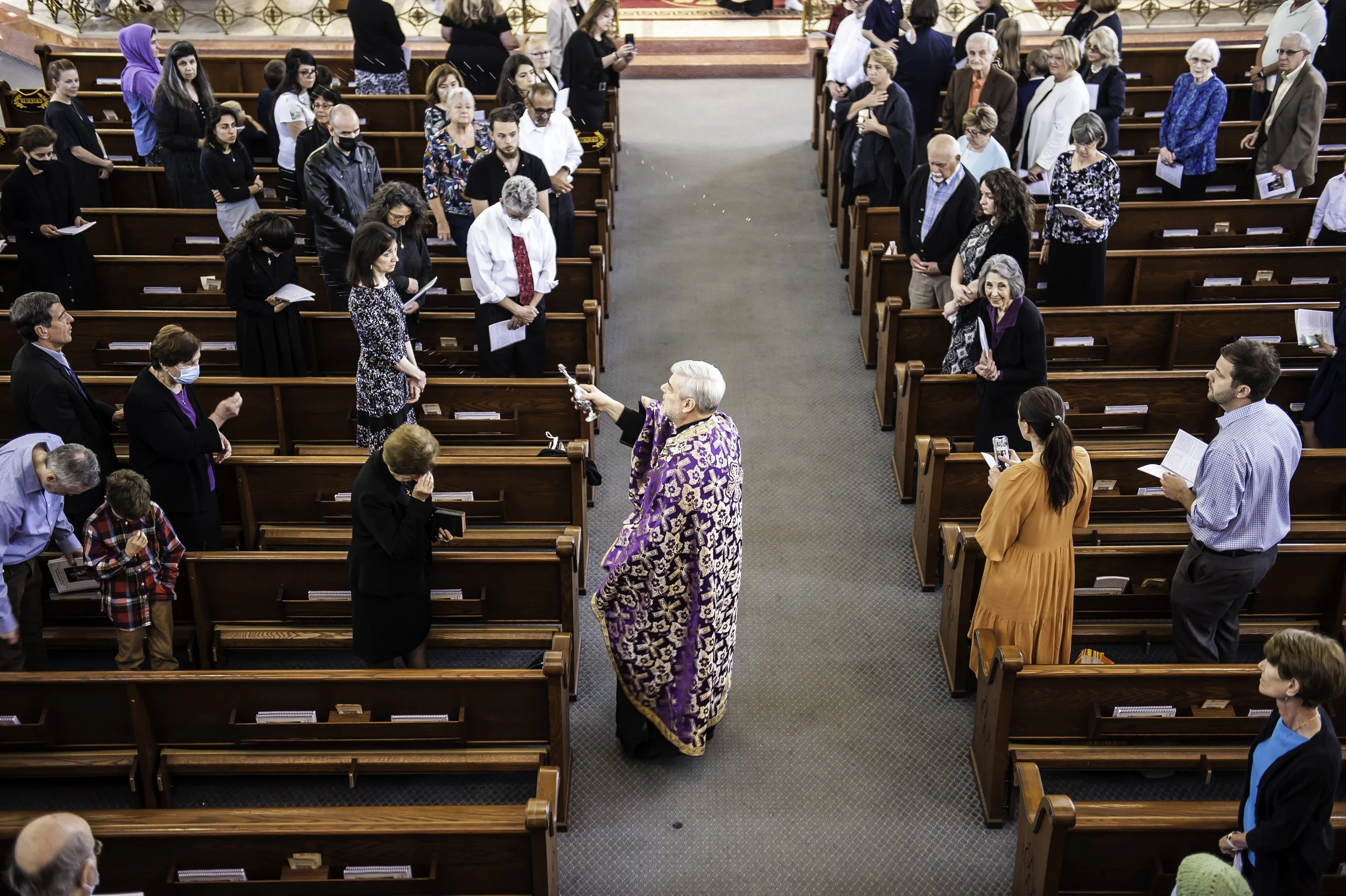 20220422Lamentations-Epitaphios Service-473.JPG