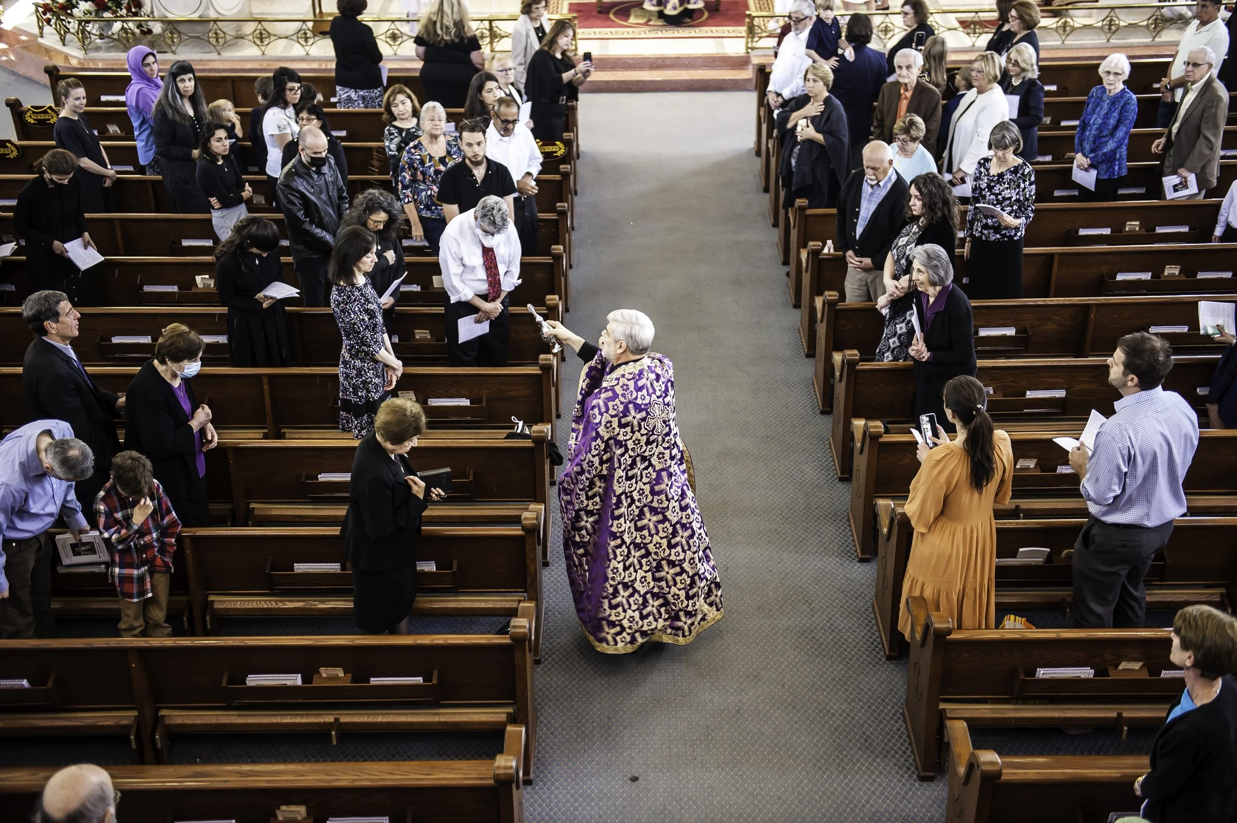 20220422Lamentations-Epitaphios Service-474.JPG