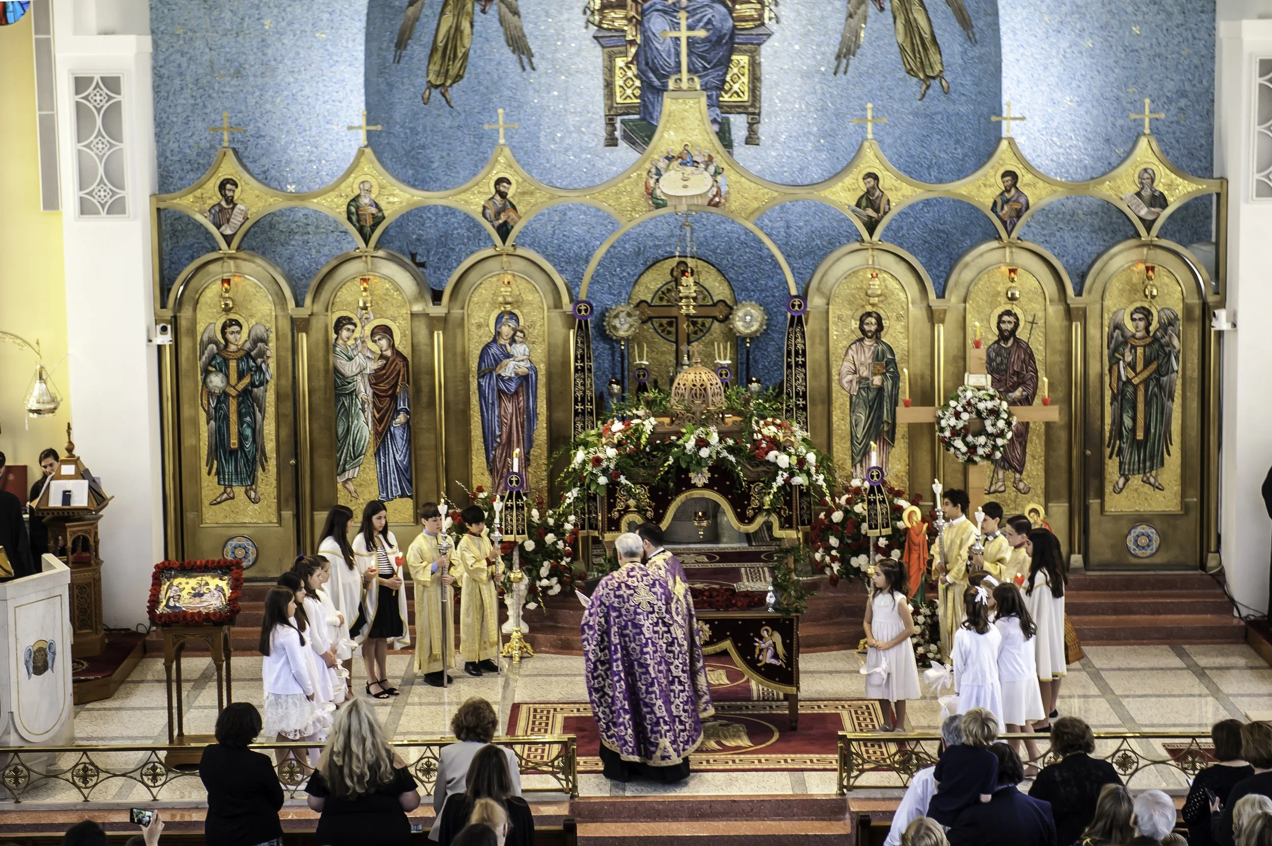 20220422Lamentations-Epitaphios Service-475.JPG