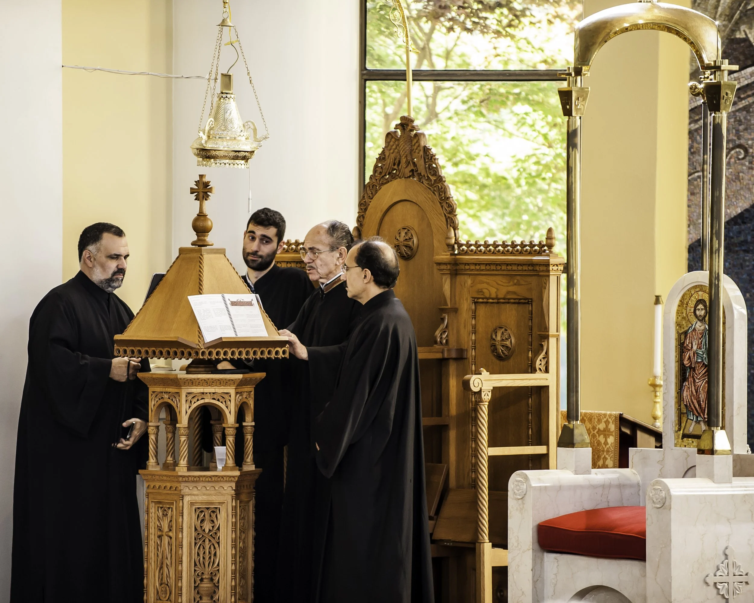 20220422Lamentations-Epitaphios Service-245.JPG