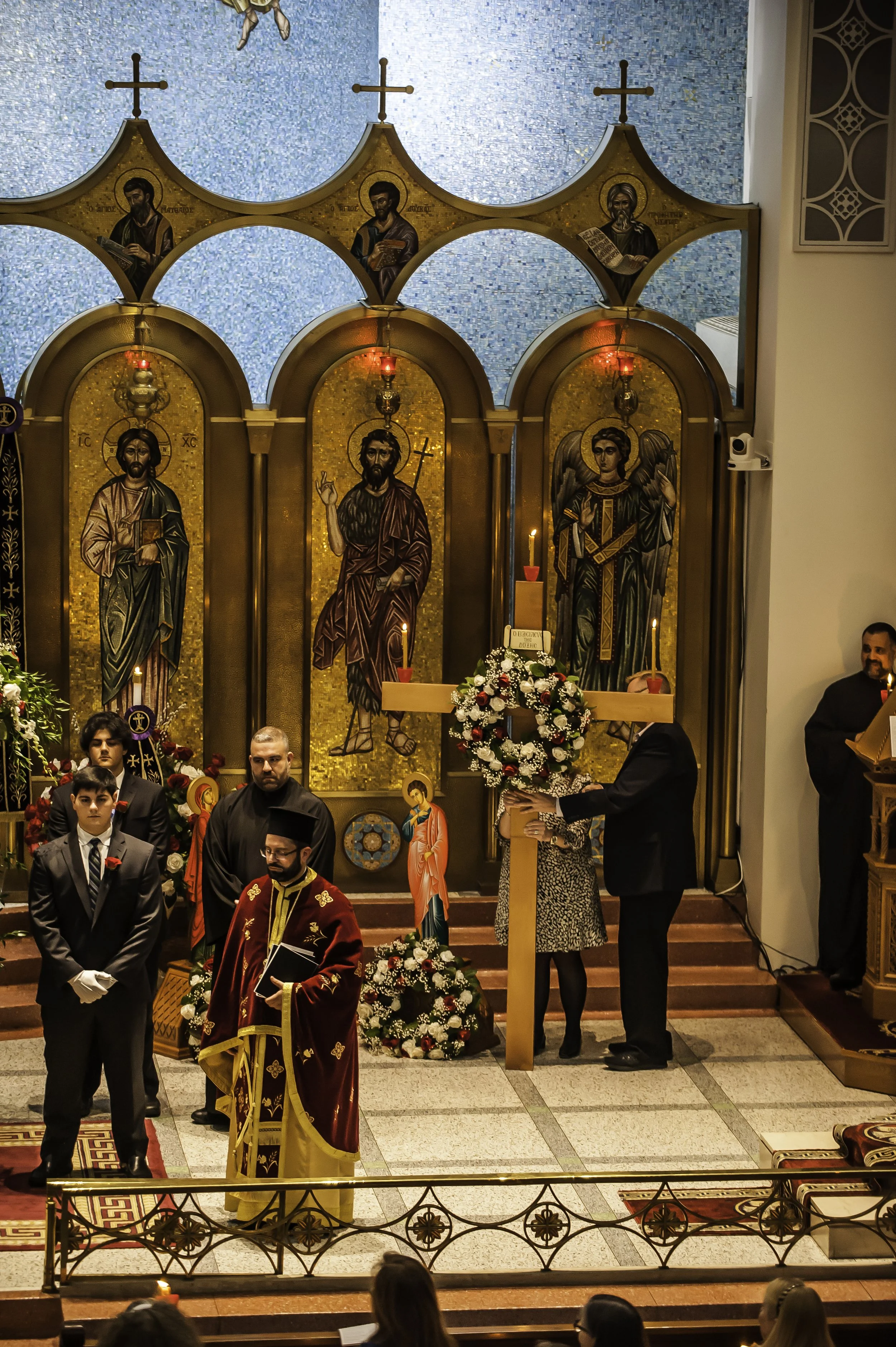20220422Lamentations-Epitaphios Service-342.JPG