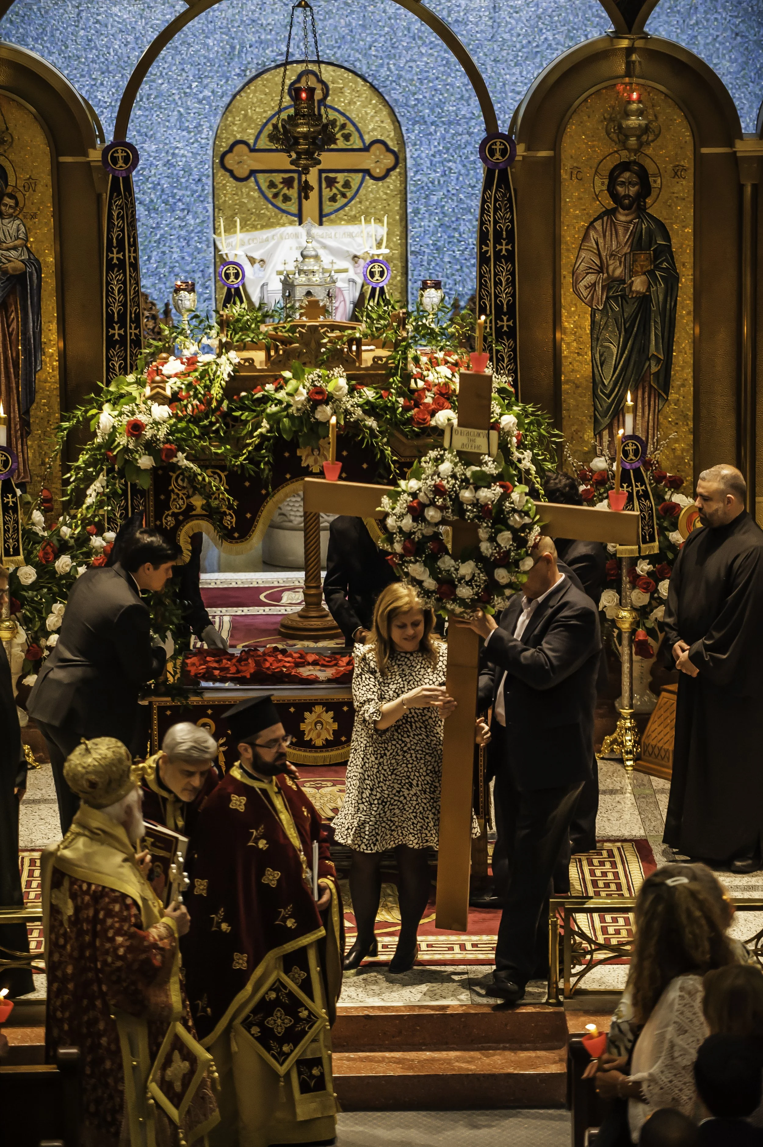 20220422Lamentations-Epitaphios Service-345.JPG