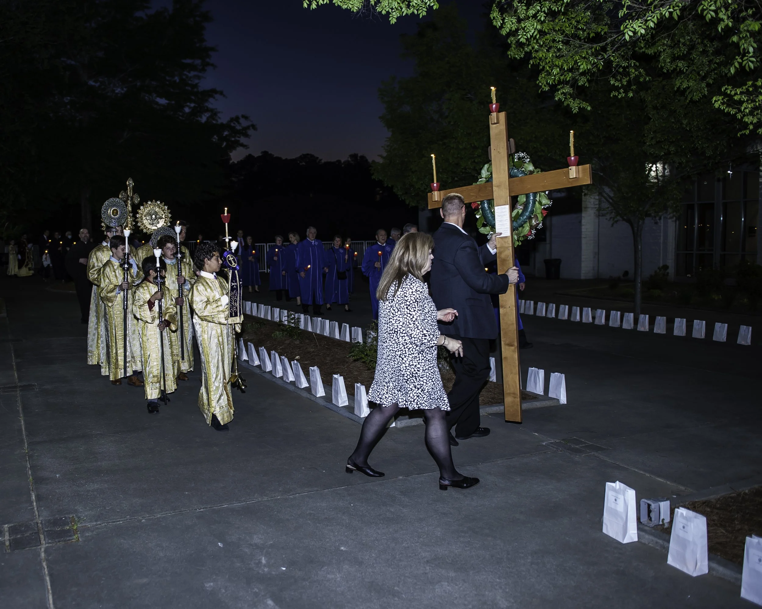 20220422Lamentations-Epitaphios Service-601.JPG