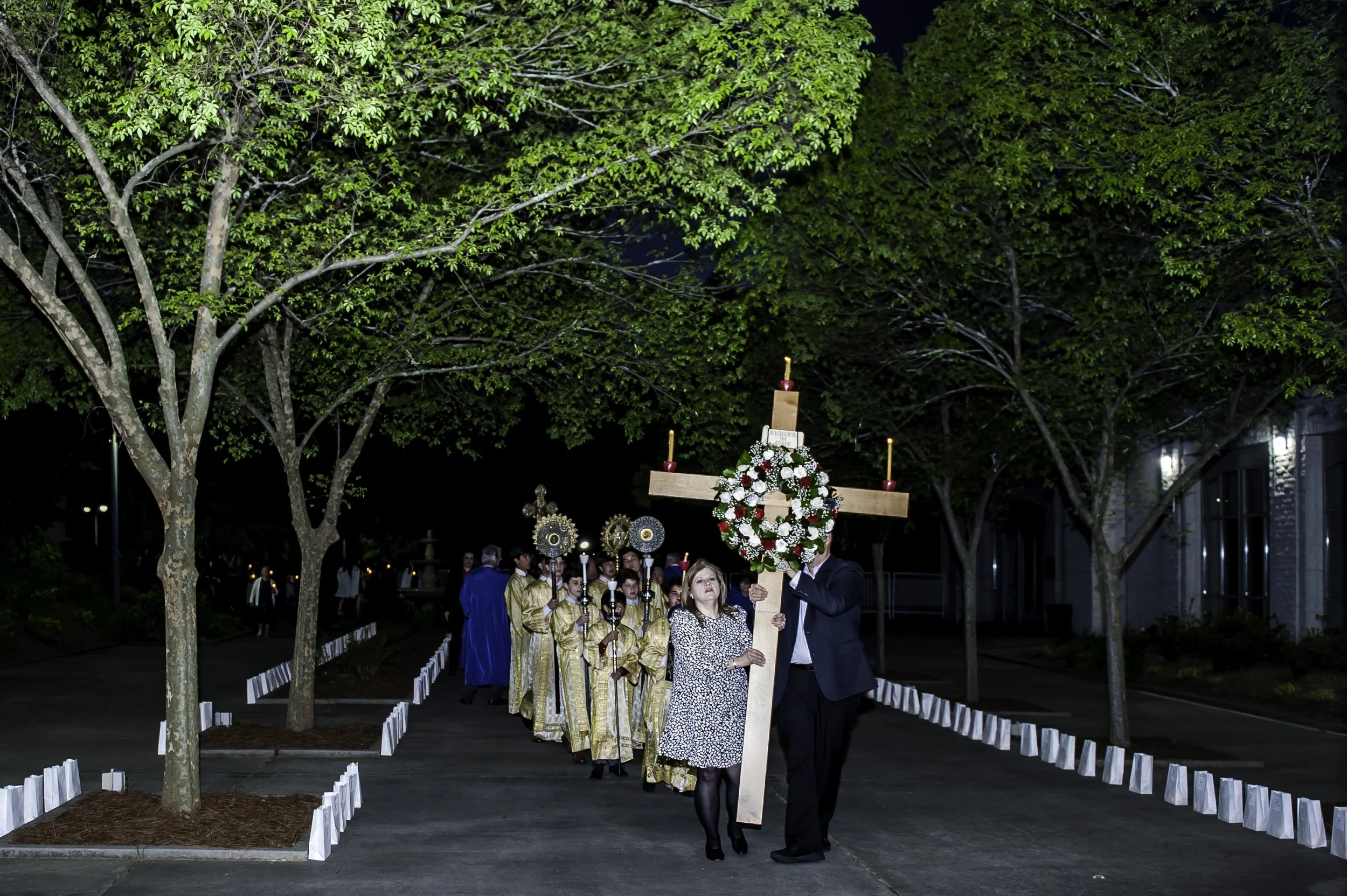 20220422Lamentations-Epitaphios Service-604.JPG