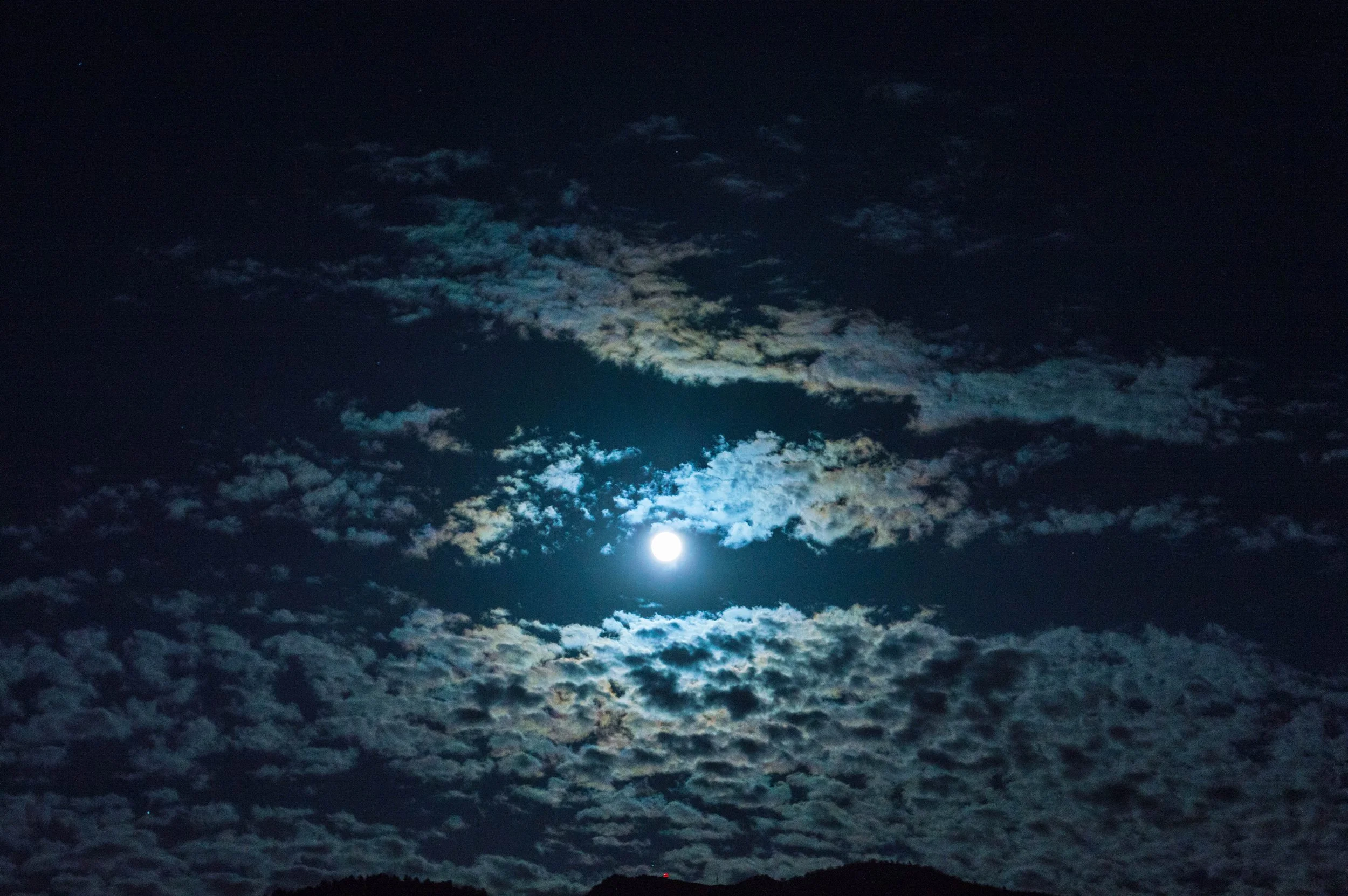clouds-dark-moon-577289.jpg