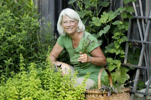   Pam Montgomery  is an herbalist, author, international teacher, plant spirit healing practitioner and on-line educator who has passionately embraced her role as a spokesperson for the green beings and has been investigating plants and their intelli
