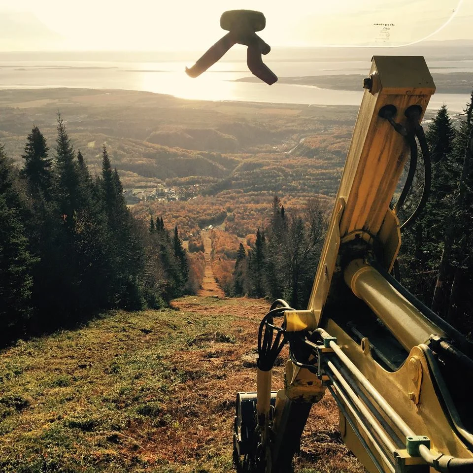 excavation_trep_vue_mont_sainte_anne.jpg