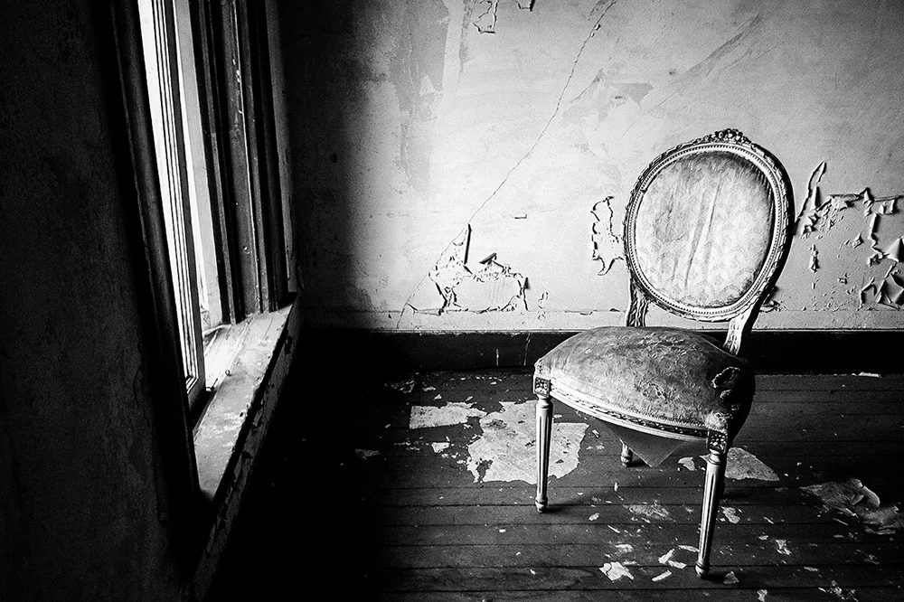amn-rndm-chair.jpg