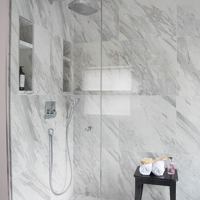 It&rsquo;s Friday! Enjoy your master bath retreat! #mckeewalnut #marymckeedesign Contractor: @ea_custom_millwork Photos: @sabrinacolequinn Tile and vanities: @porcelanosa #masterbathroom #masterbathroomdesign
