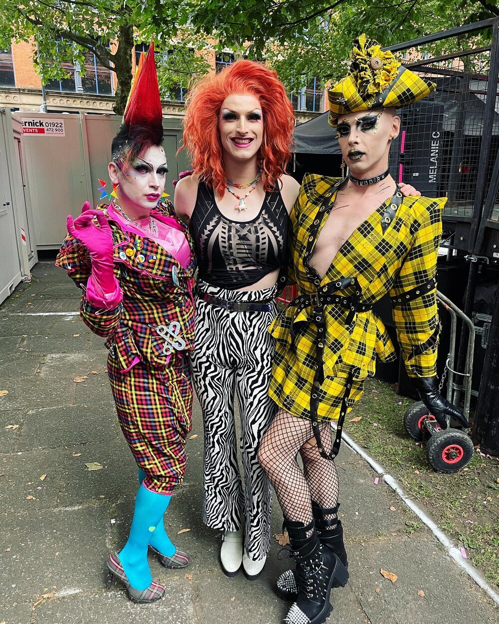💃🏼 Such mad respect for these incredible drag beings! 
&bull;
Thank you @cheddar_gorgeous and @annaphylactic1 for making my performance on the Alan Turing stage so special 😭
&bull;
Endlessly inspired by these forces of nature &mdash;I wanna be as 