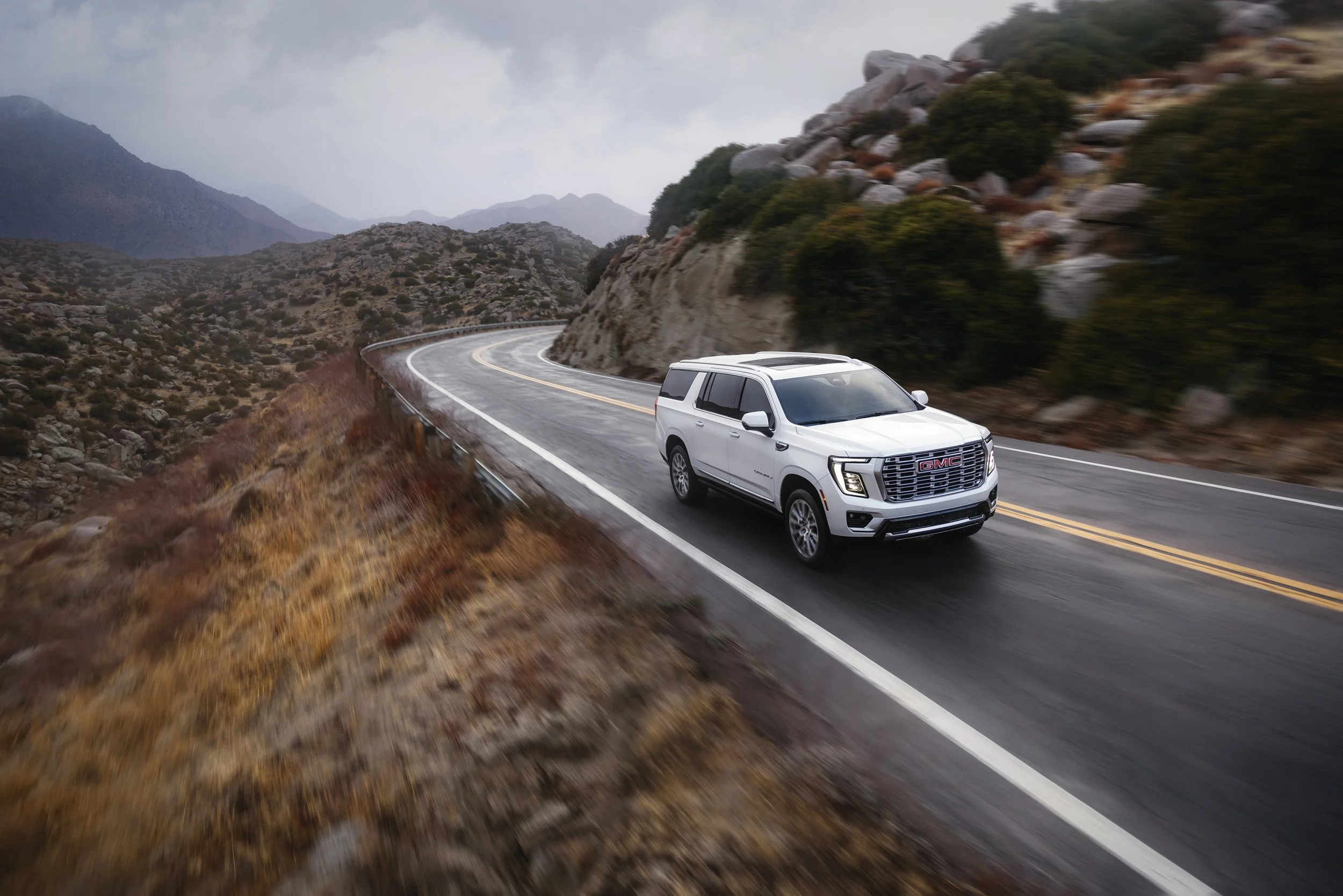 GMC-MY25-YUKON-DENALI-XL-DG-ACTION-DRIVING-SHOT_14026_FINAL.jpg