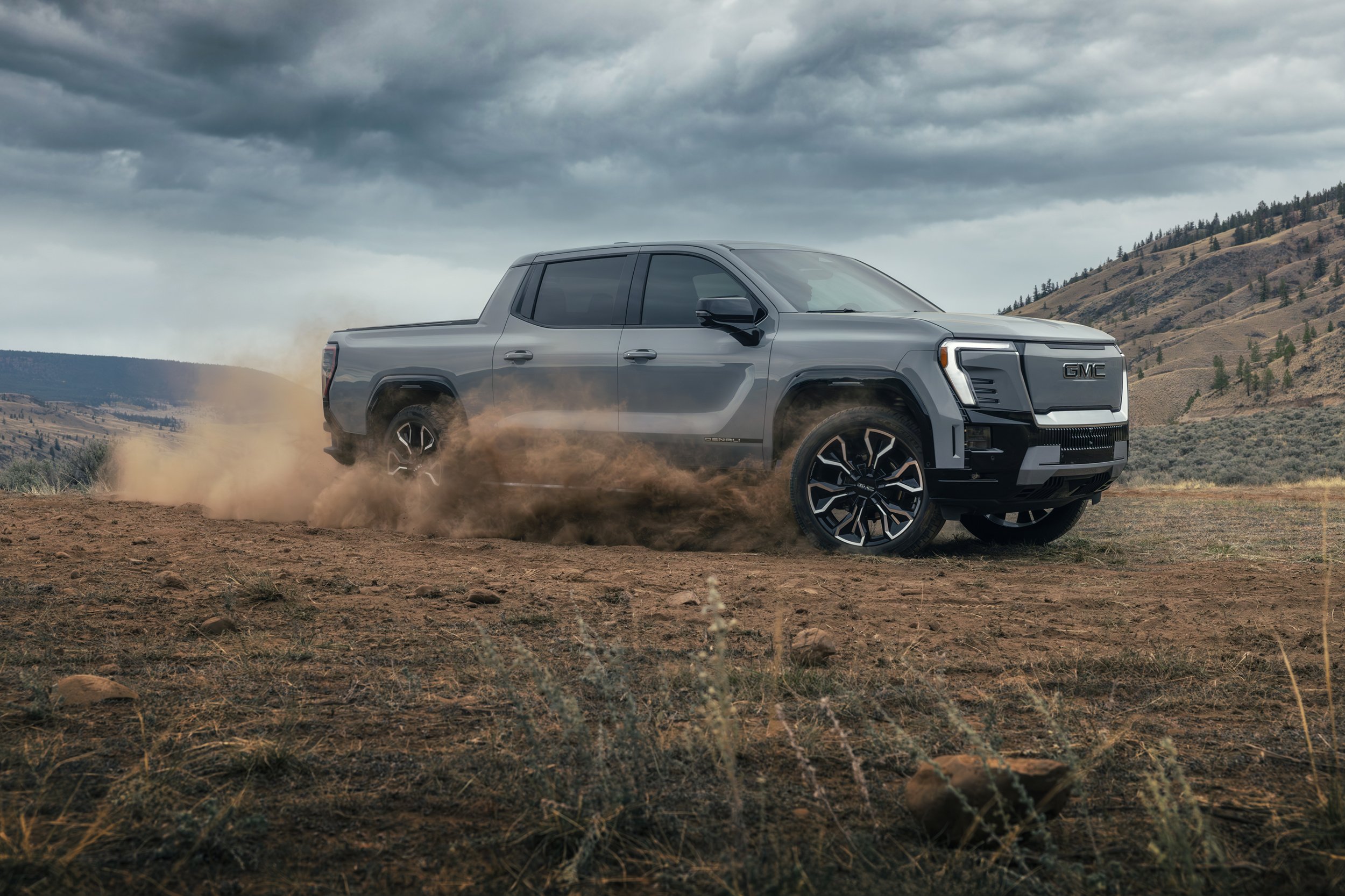 GMC-MY25-DENALI-EV-DG-PERFORMANCE-SHOT-HAND-HELD_8935_final.jpg
