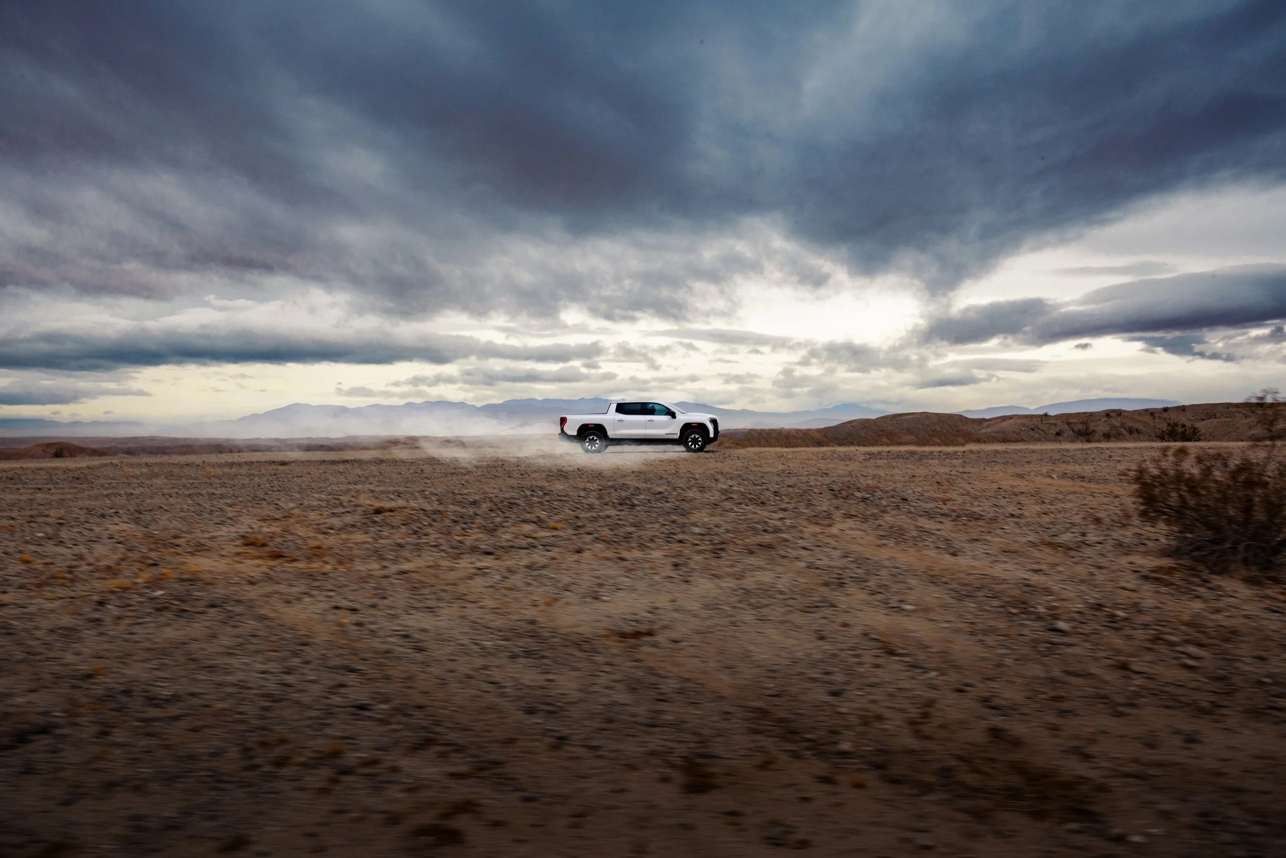 GMC-MY26-SIERRA-EV-AT4-DG-HIGHER-BIRDSEYE_11476.jpg