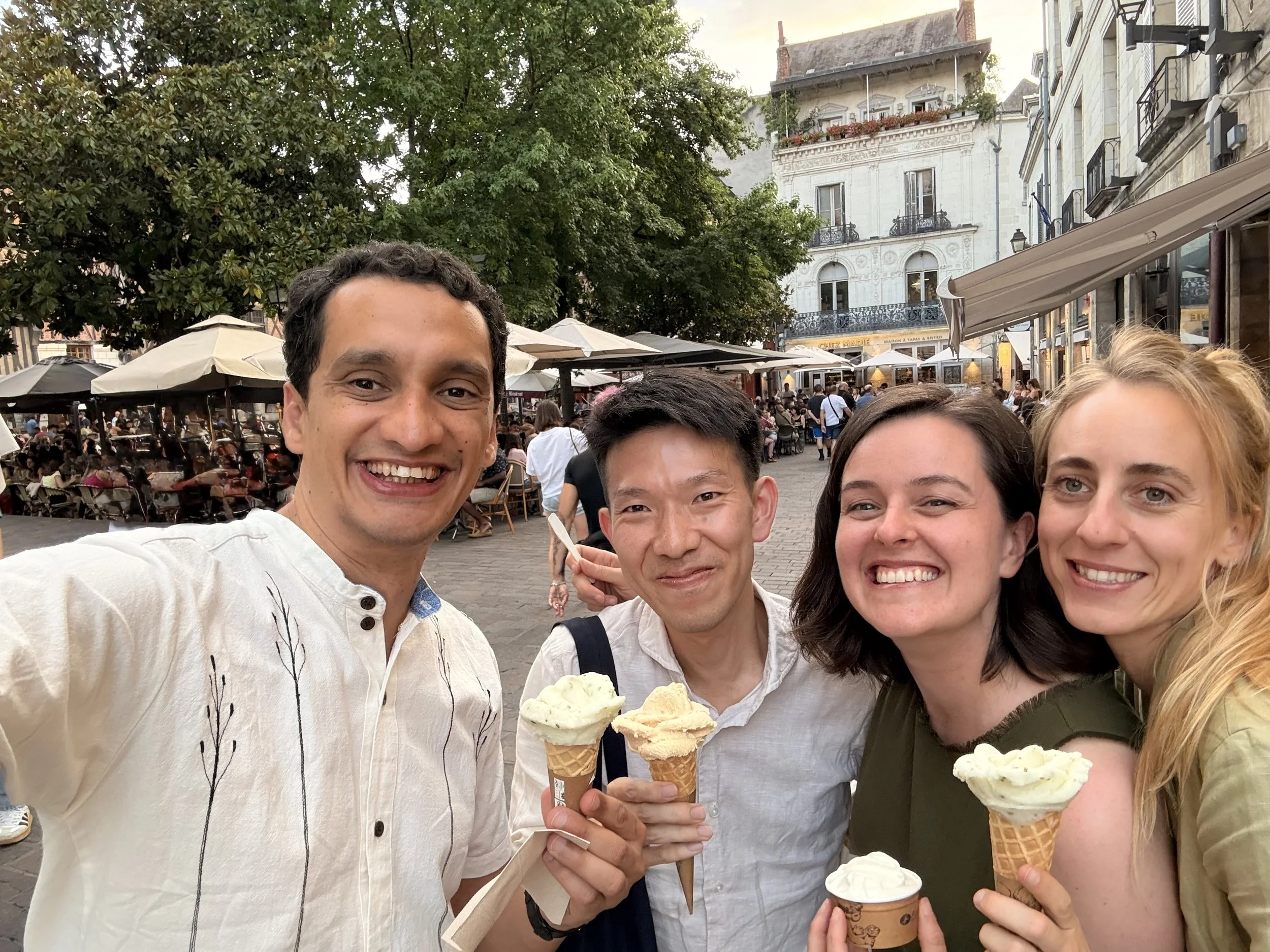 Hassan Salem, Hiroshi Arai, Aileen Berasategui, and Inès Pons cooling down with some ice cream.