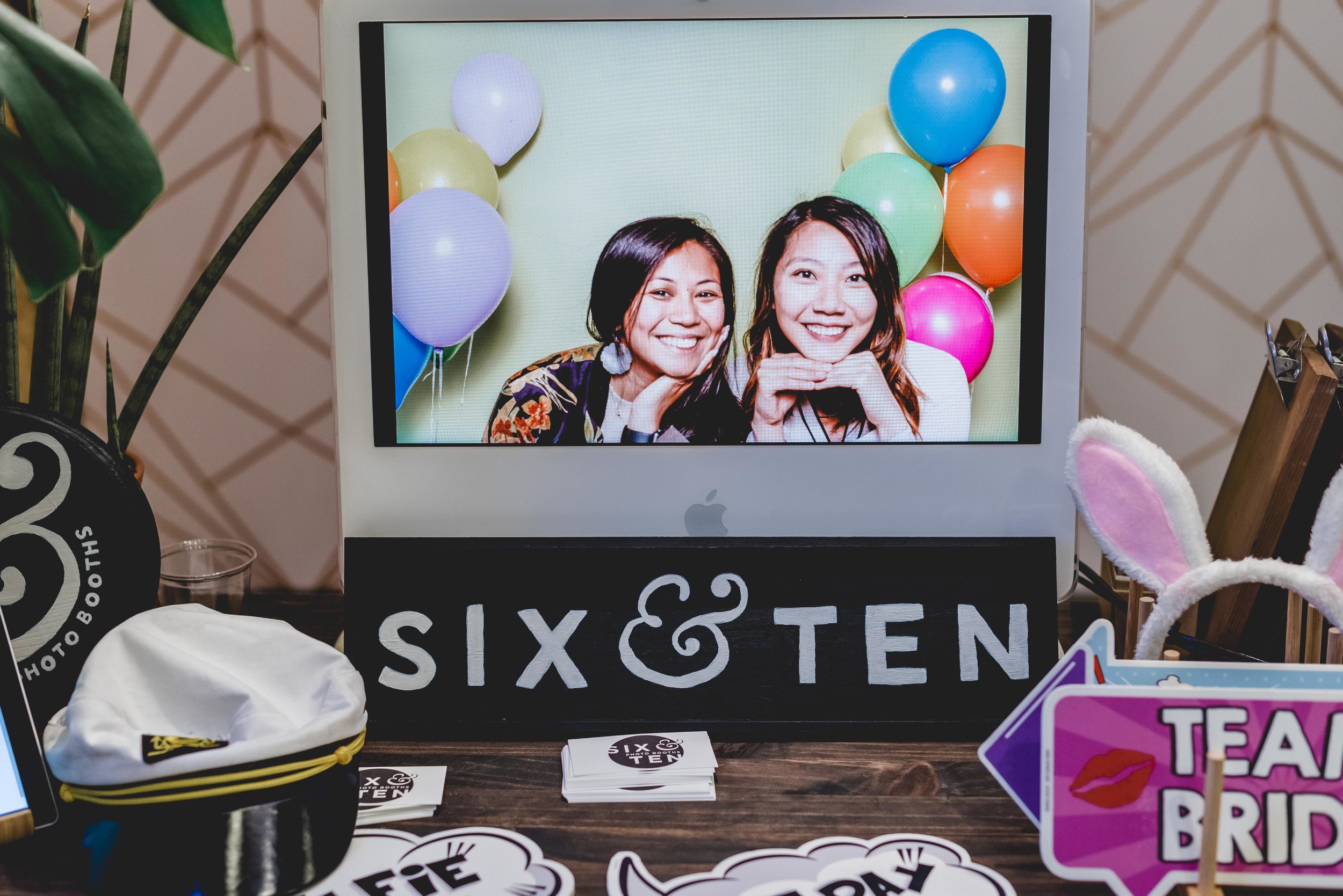 six-and-ten-photobooth-001.jpg