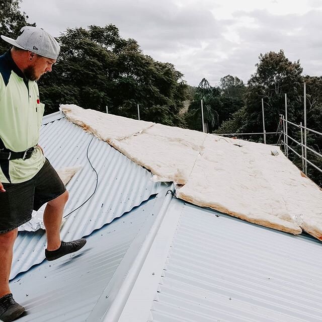 Echo Crew getting started at the Mehonoshen family home in Kandanga⚒️💥 So epic SM Benji + Echo💪