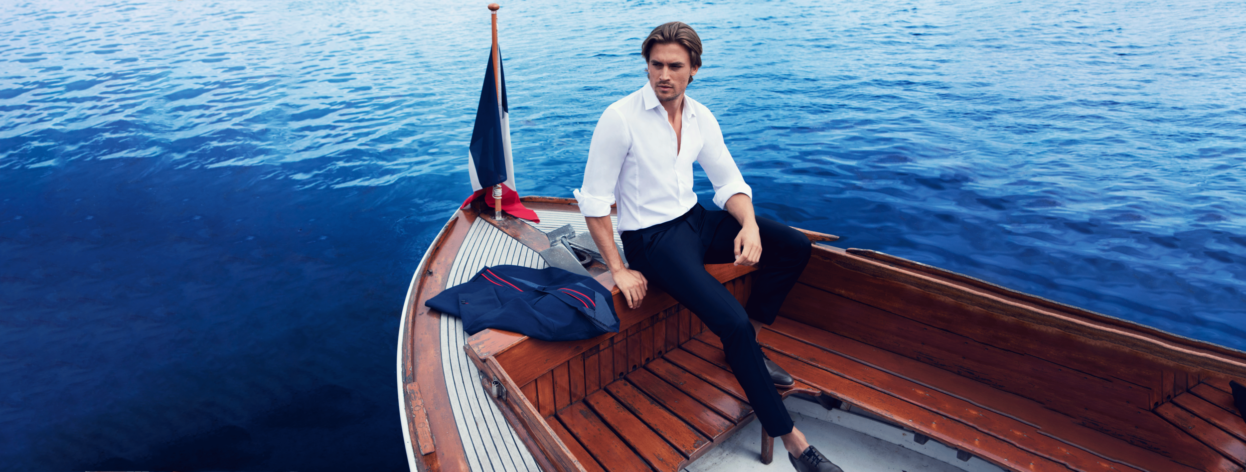259A6809-Man+in+boat.png