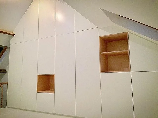 Dressing made2measure under rooftop. White laminate and birch plywood. #n14 #festool #birch #birchplywood #awesomefurniture #made2measure