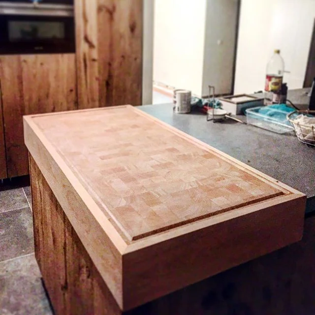 One custommade beech endgrain cuttingblock monster! #n14 #awesomefurniture #endgraincuttingboard  #custommadekitchen
