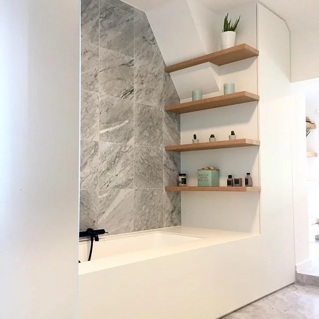 Time to relax in this custommade bathroom #n14 #awesomefurniture #volkern #decolegno #oakveneer #maatwerkvandebovensteplank design by @nathaliemeiresonne