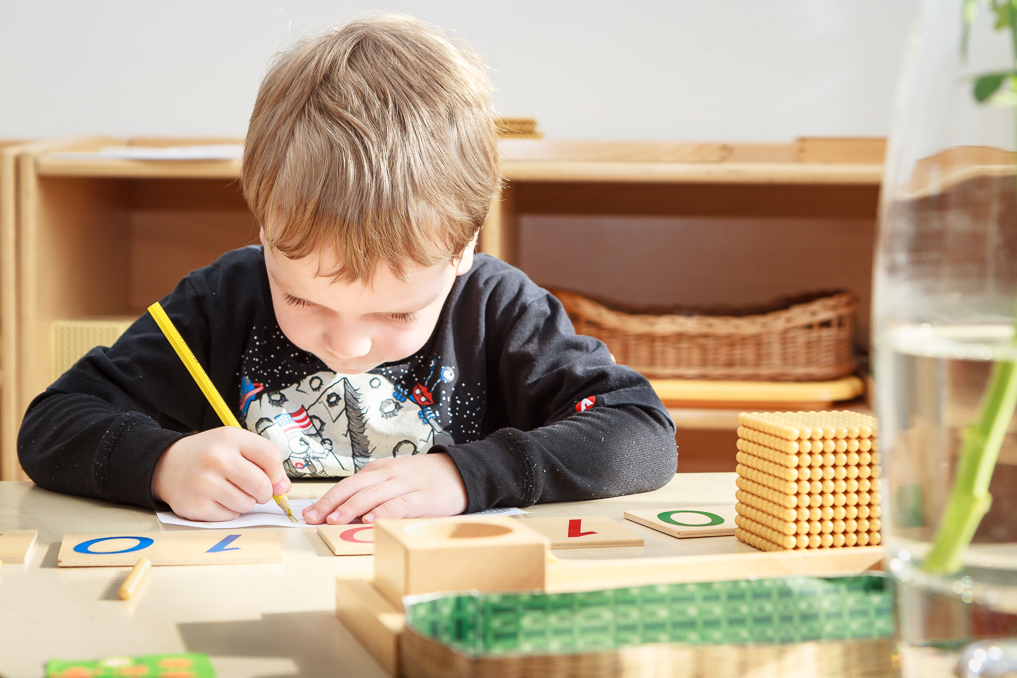 Montessori matematika ve školce