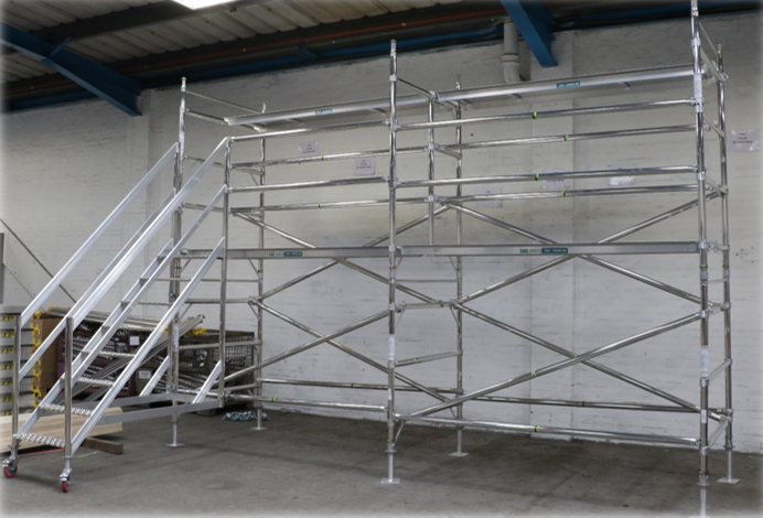 Facade with Steps.png