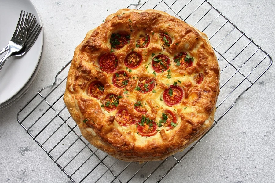 Cheese and tomato quiche 900.jpg