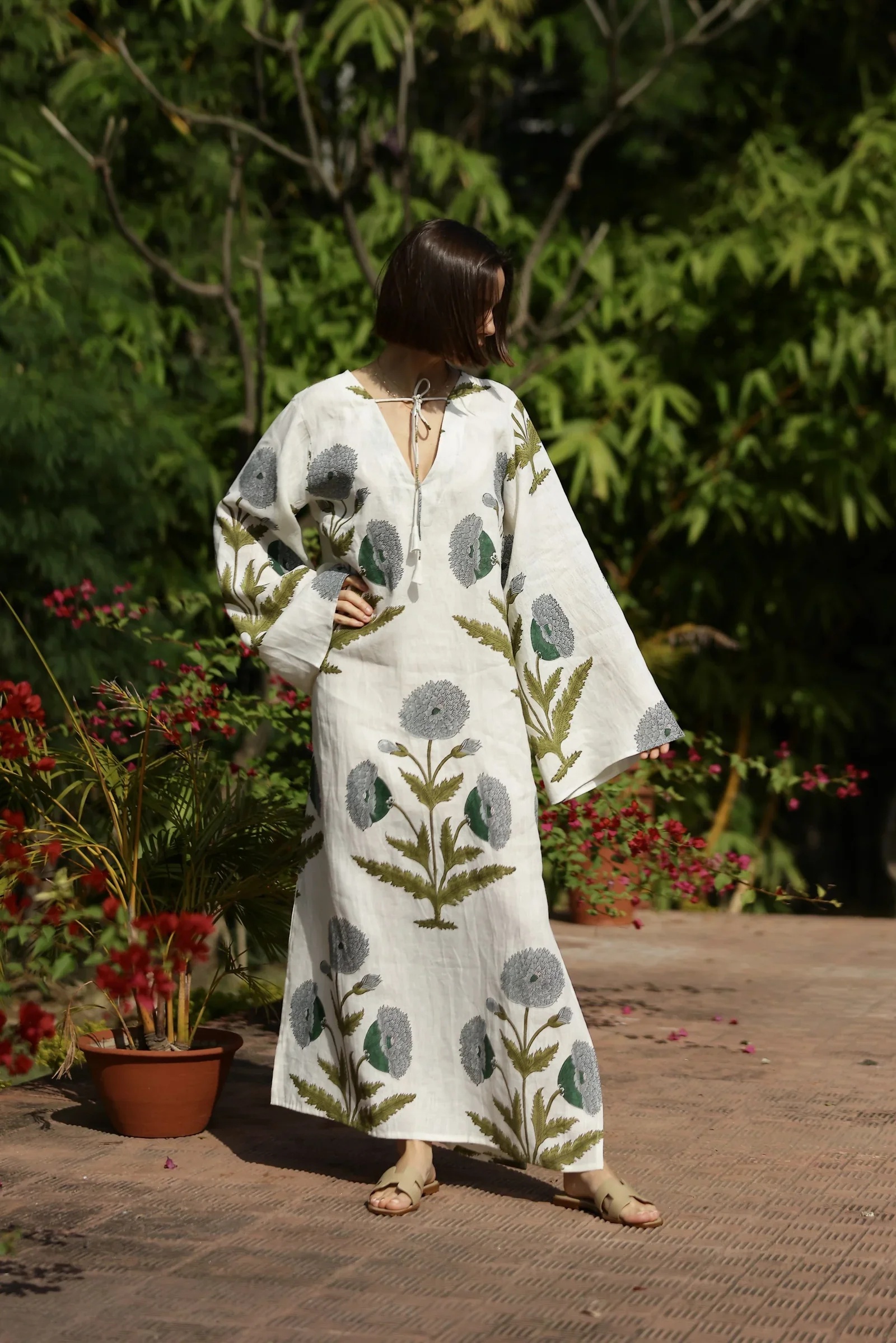 Dohagreen_blueflower_5.webp