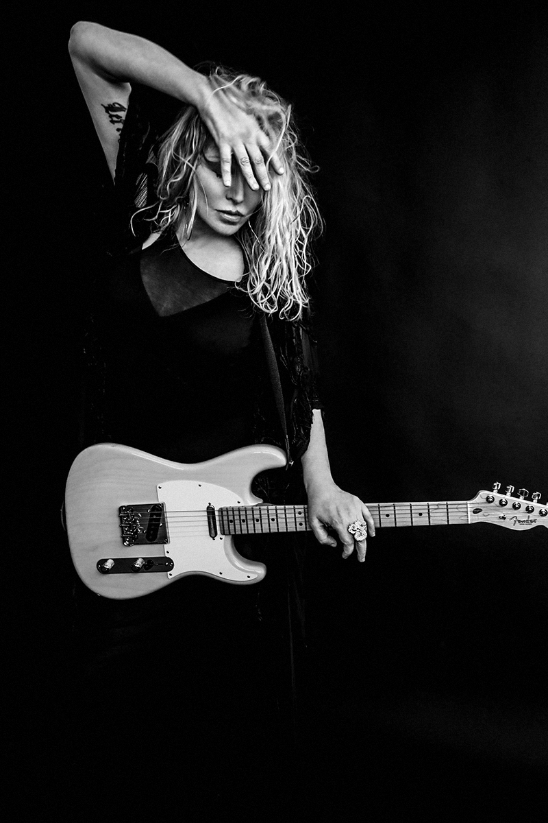 COURTNEY LOVE