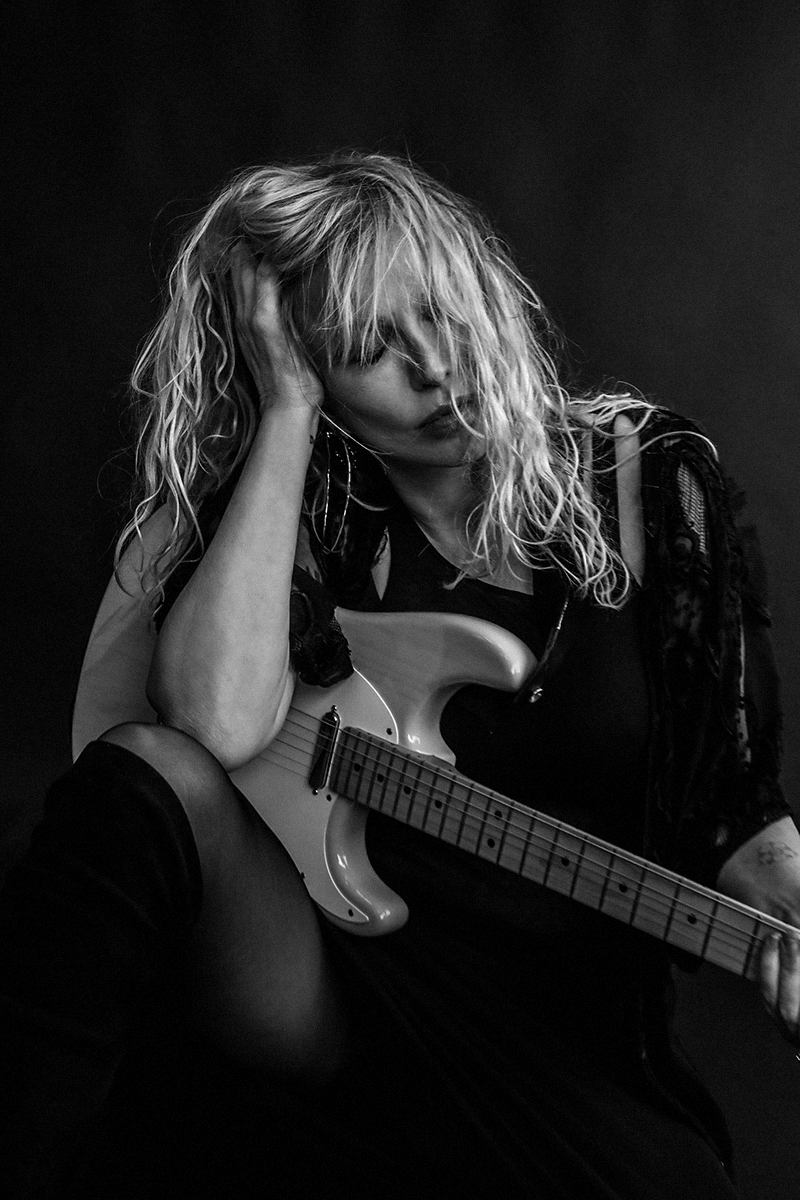 COURTNEY LOVE