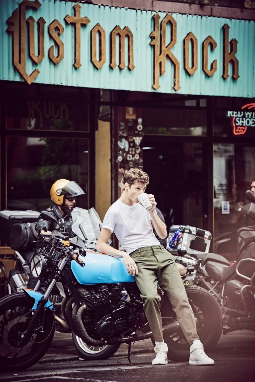 PHOTOGRAPH BY MATHEW BROOKES GROOMING BY PATRICIA MORALES