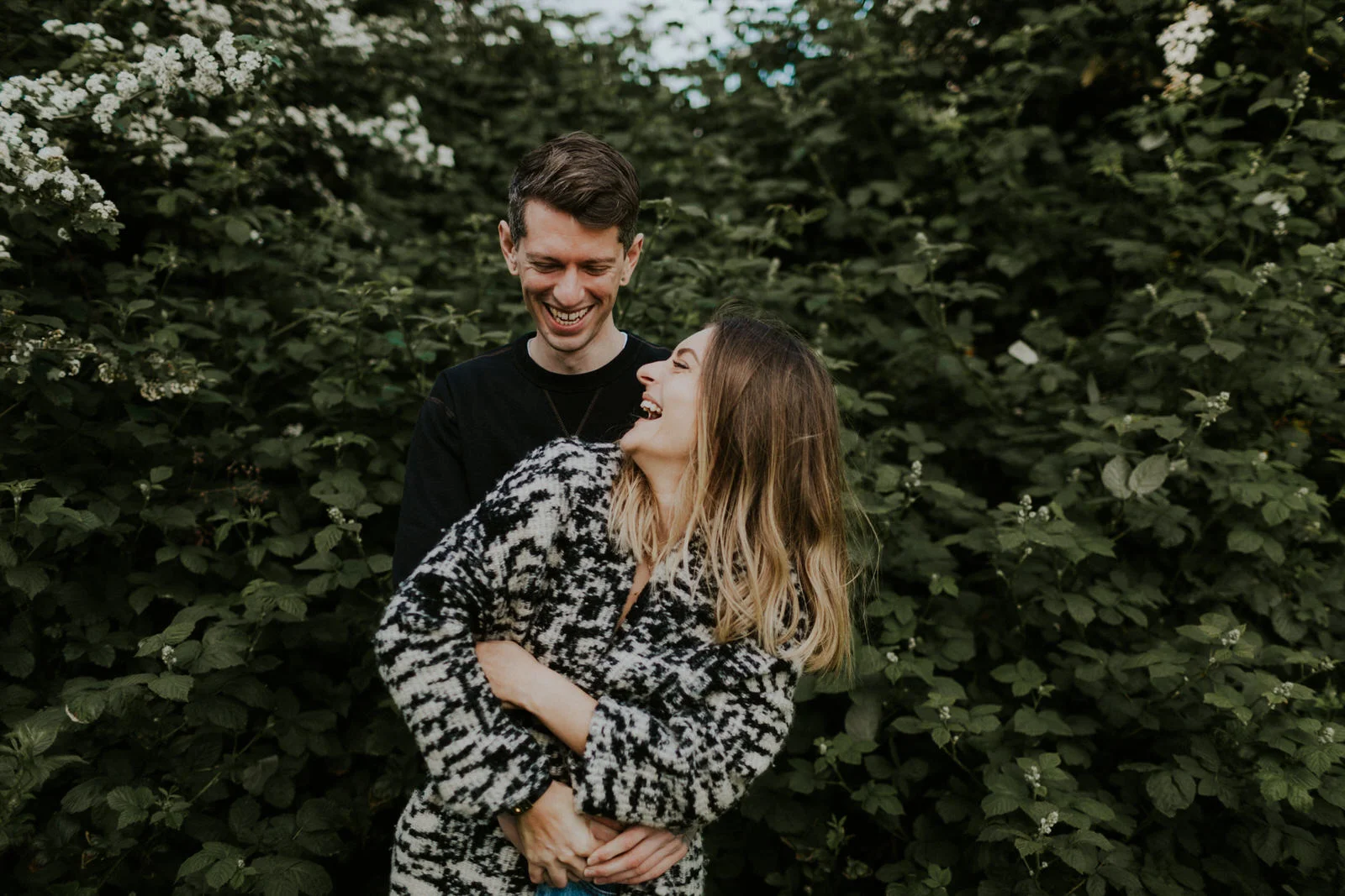 alternative engagement photos LONDON 09-07-04-0P8A3640-W+A.jpg