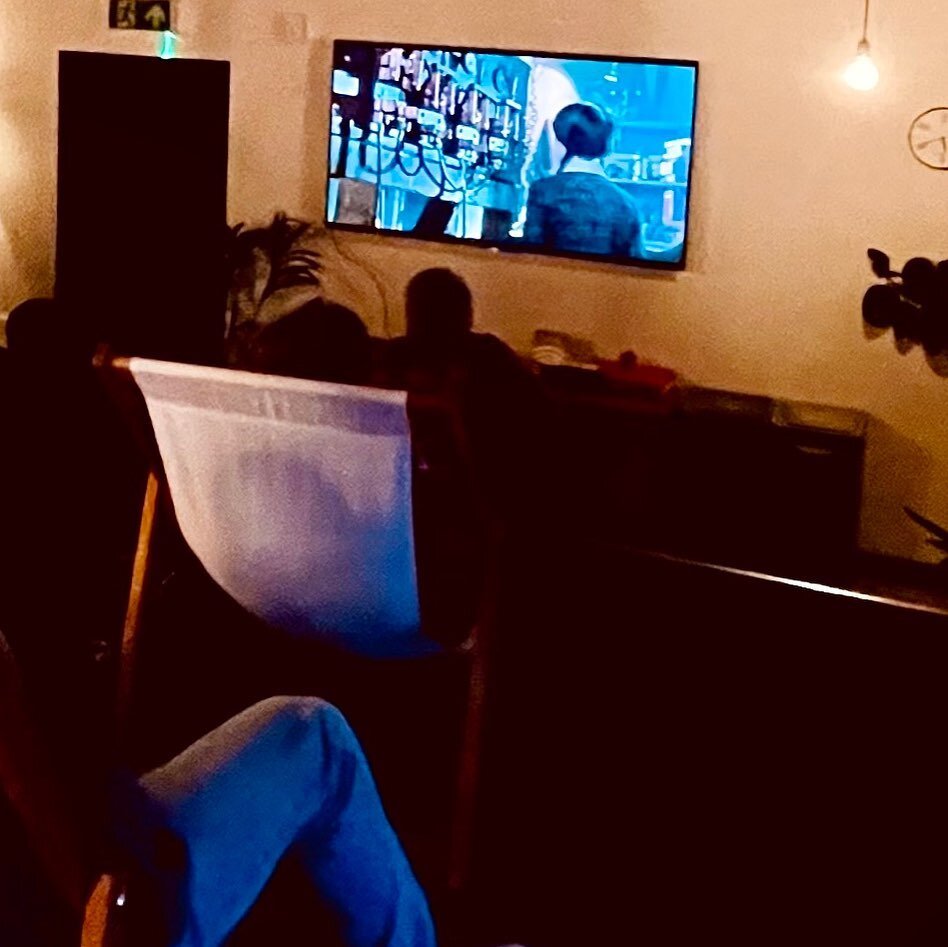 A spooky screening at our in-house cinema for Halloween, complete with popcorn and pick n mix 🍿🎃🧛🏻👻

#filmnight #spookyseason #cinema #halloween #deckchairs