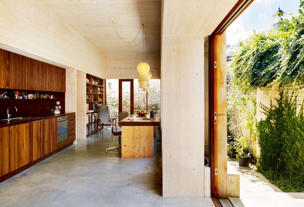 This London house was built on a tiny urban site. It was designed for city living – the surrounding wall acts as a protective buffer between the owners and the outside world. The owner (also the architect) knew that designing a single storey building would reduce potential planning issues such as overlooking, and by hiding the house behind the wall they’ve eliminated possible concerns from neighbours about how the house looks externally. You can read more here.