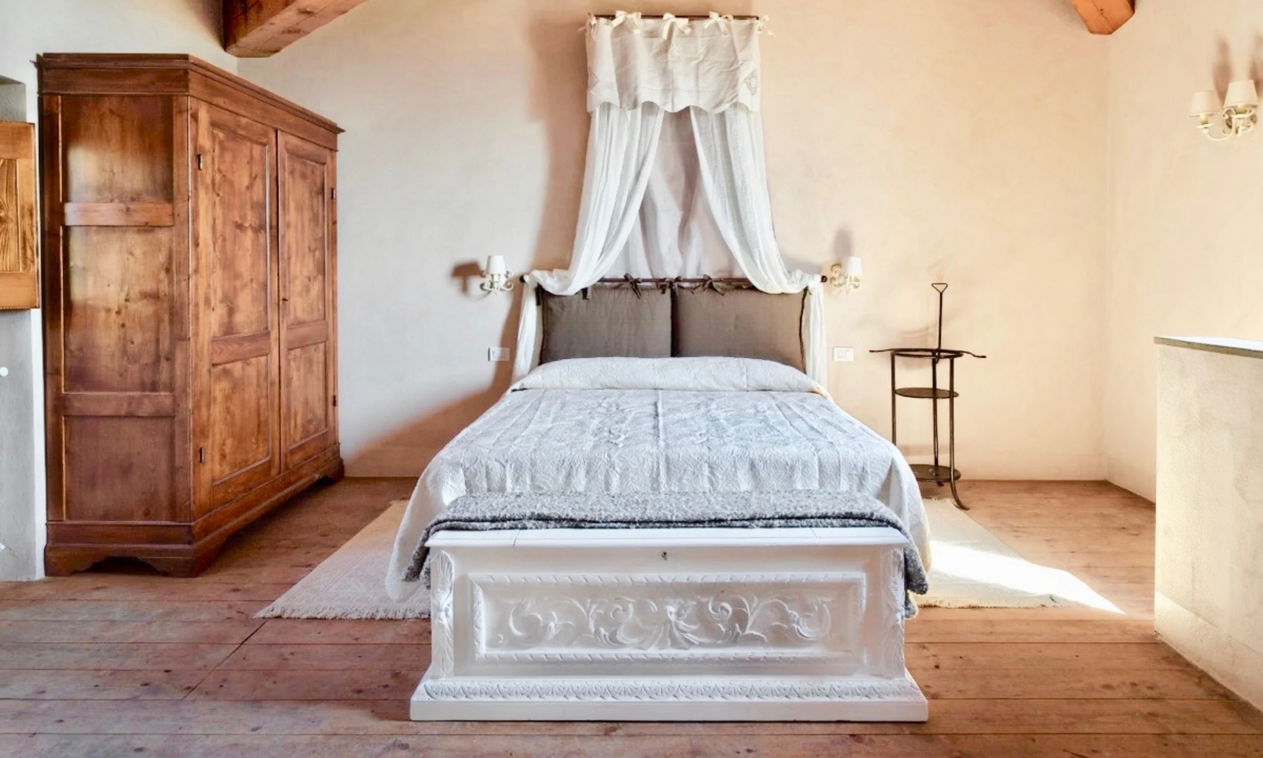 BedroomAlta1a.jpg