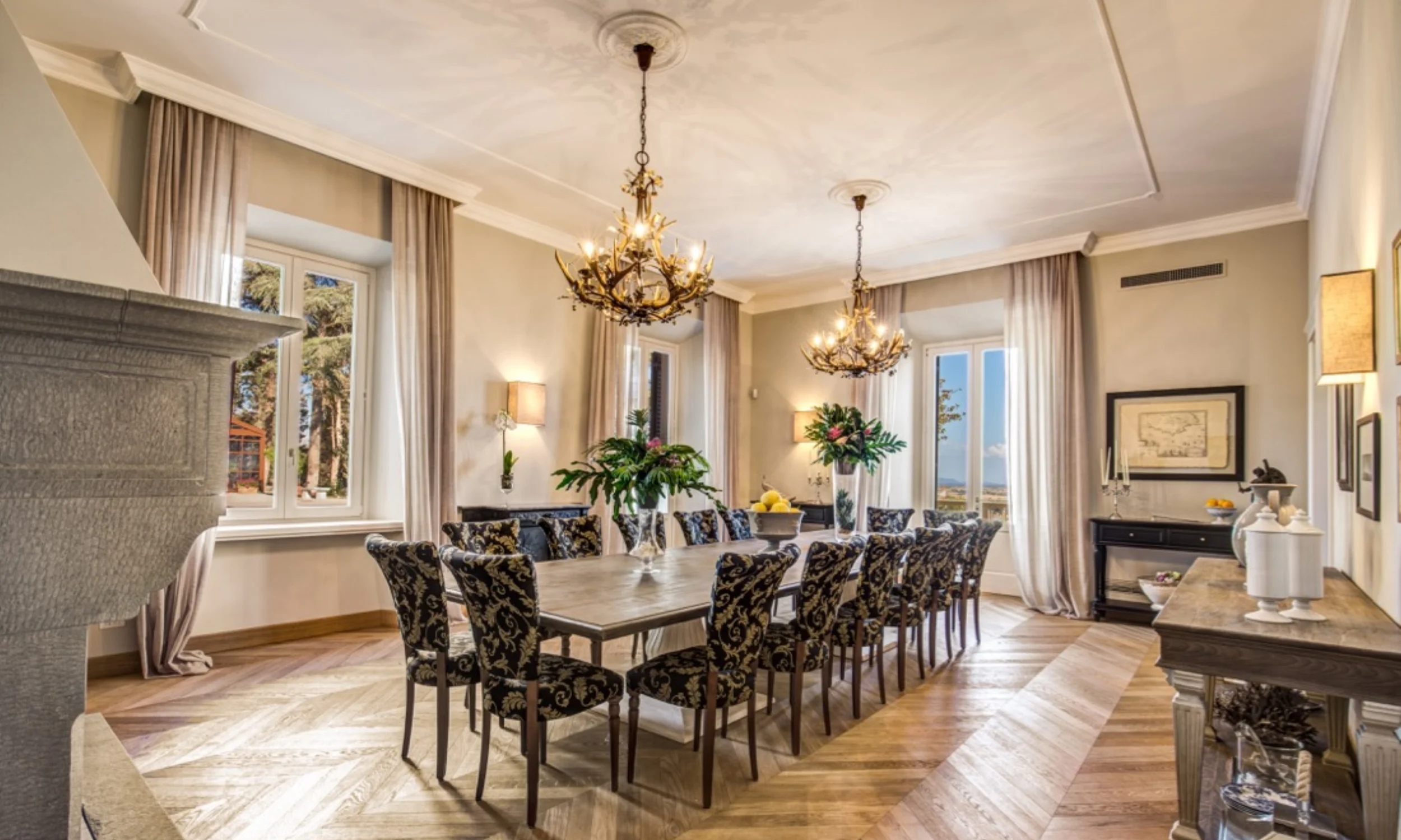 DiningRoom-01.jpg