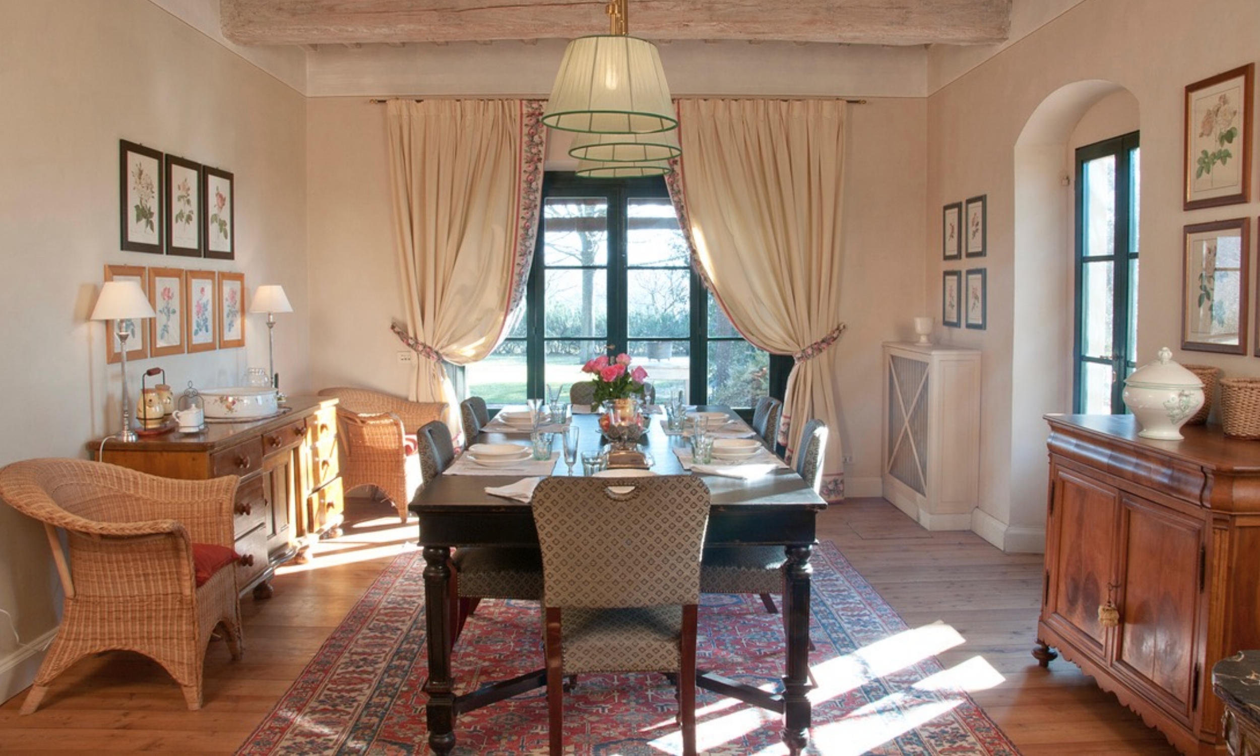 DiningRoom-01.jpg