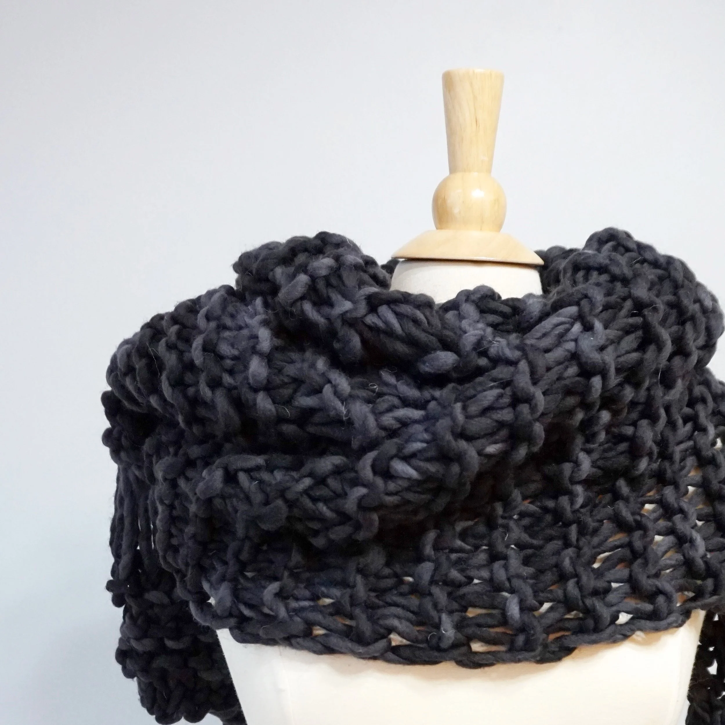 Chunky_Tuckoe_Knit_Scarf.jpeg