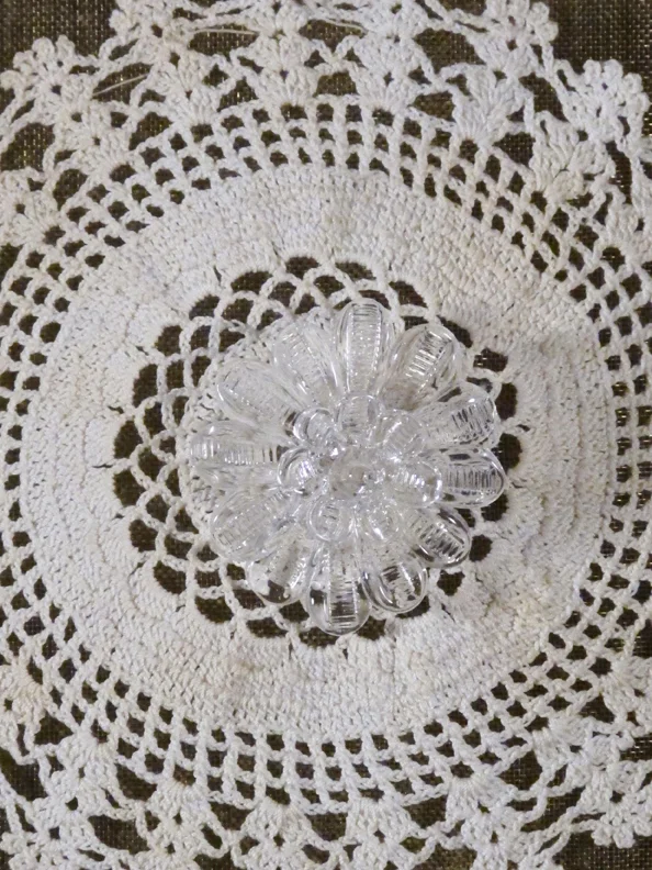 Beauty Surrounds-detail