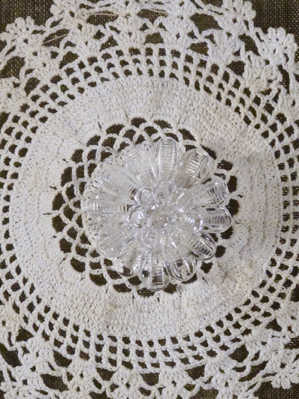 beauty surrounds - detail