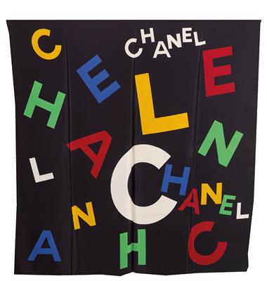 Chanel-Tuch,-1.jpg