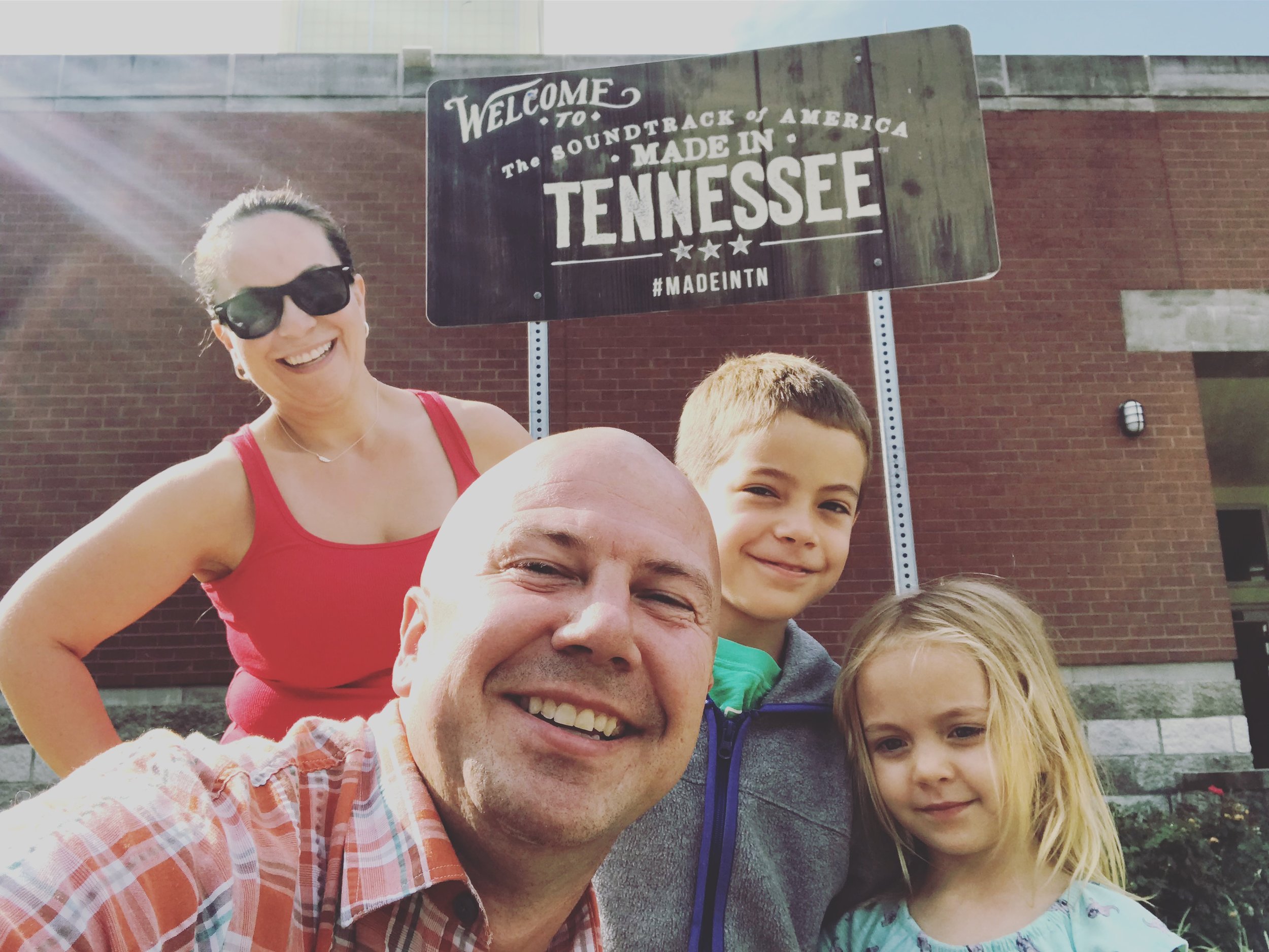 Lee-Nashville Road Trip 2018-07 Tennessee state line.jpg