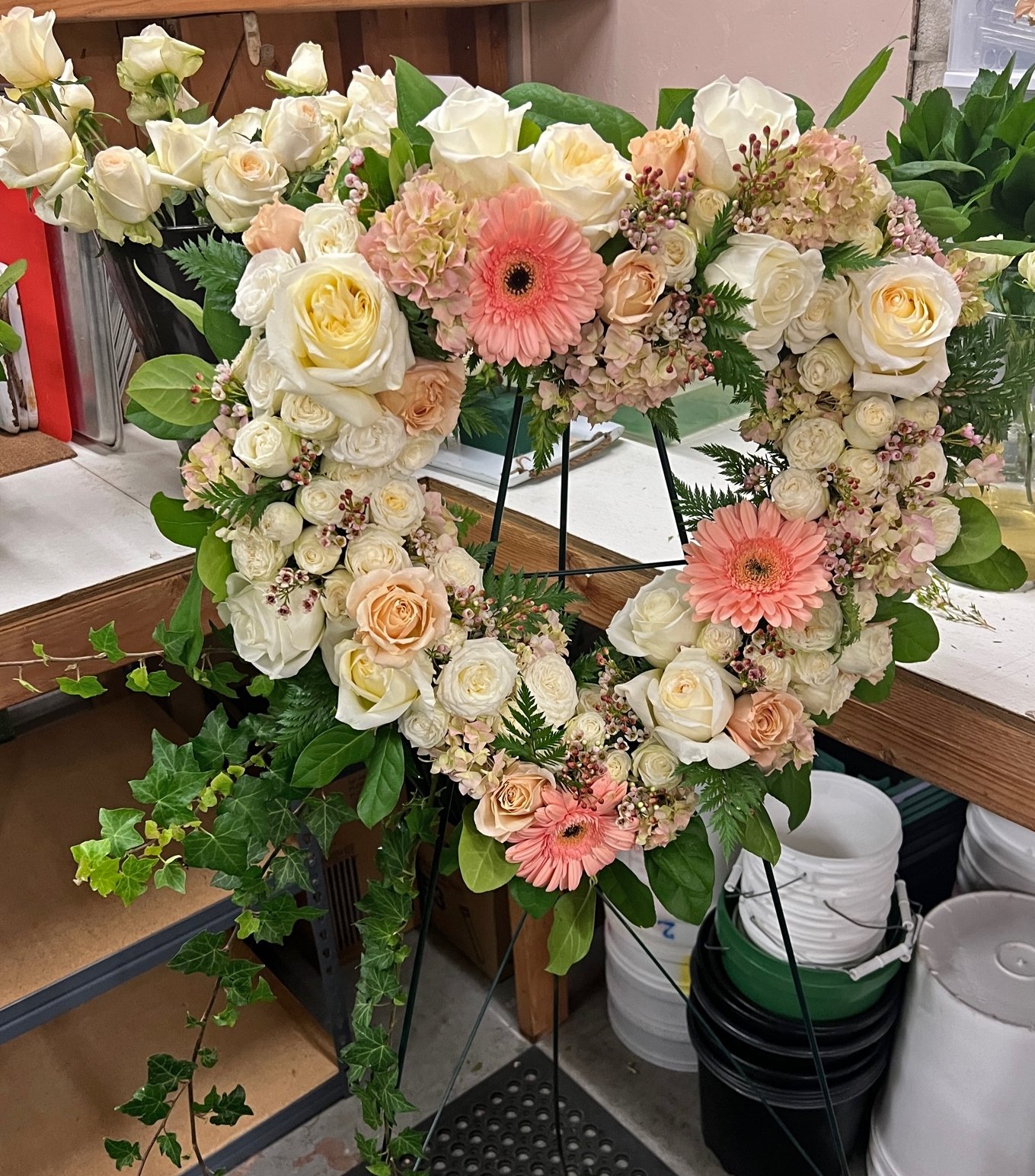 Pink & White Ivy heart.jpg