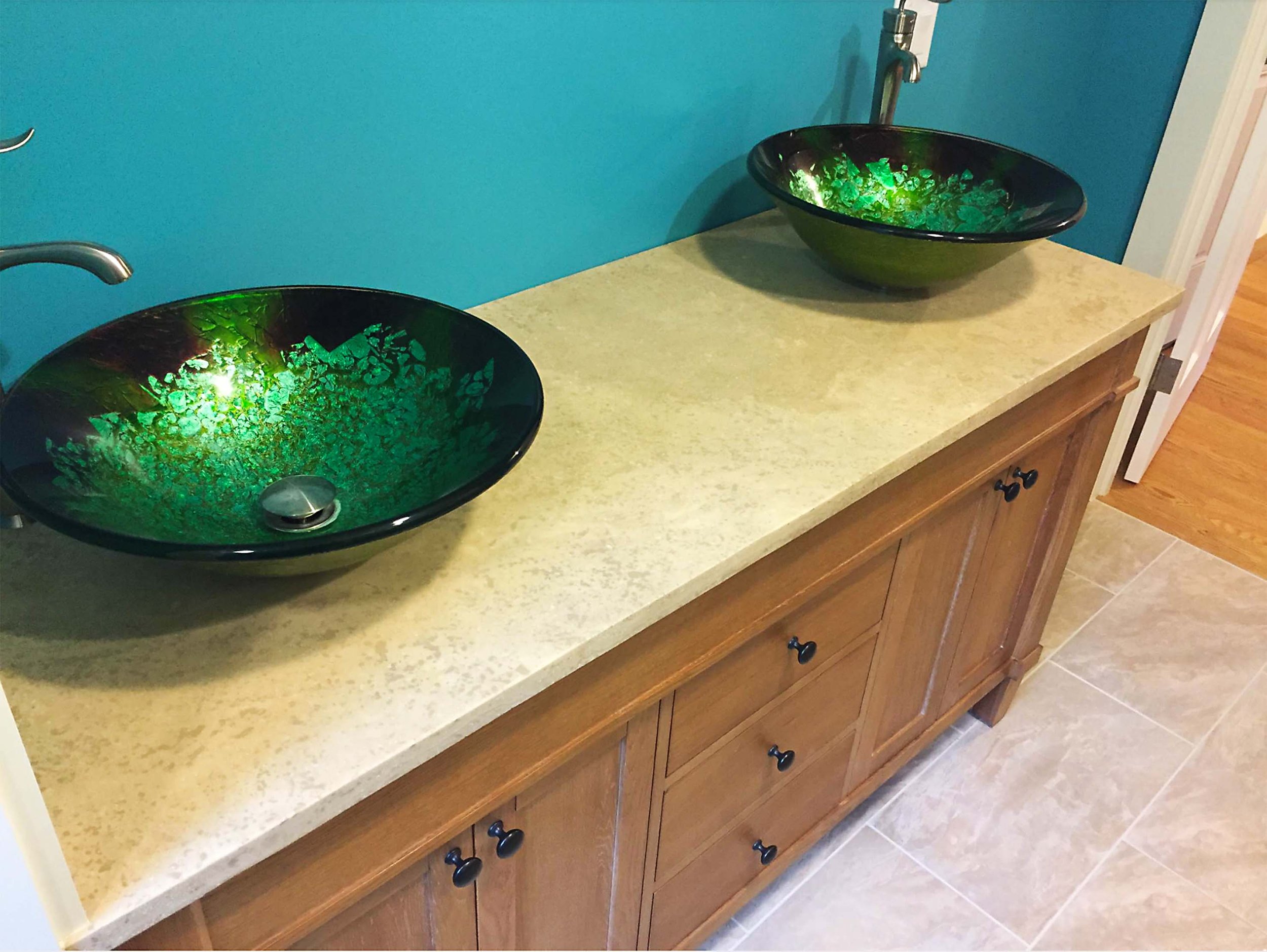 tropical-style-glass-vessel-sinks