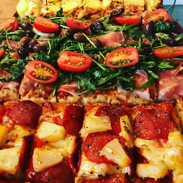 #rf50 #bigasdiner #bigaspizza #bigas #homemade #comfortfood #peperoniandpineapplepizza #pizzabianco #parmaandpestopizza #rffood #rf20