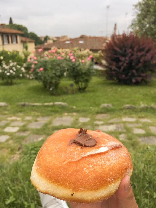 5.12.18. La Loggia pastry at the rose gardens