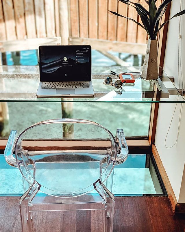 I got given such a hard time for taking this photo 🤷⁣
⁣
But I just wanted to immortalize this overwater setup as one of my favorites work spaces ⁣
⁣
On the topic of work and being profesh AF, I've added my LinkedIn to the &quot;Click Me&quot; in my 